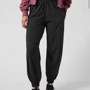 Athleta Savannah Joggers, black, NWT